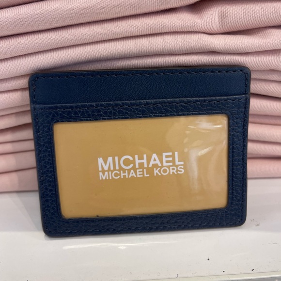 MICHAEL KORS
Large Pebbled Leather Card Holder Case
Navy
NWT - Picture 10 of 16